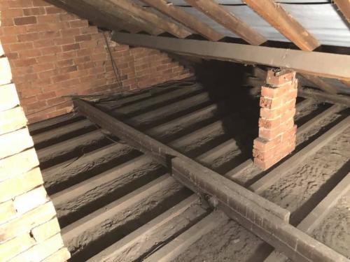 Pigeon foul clearance in loft